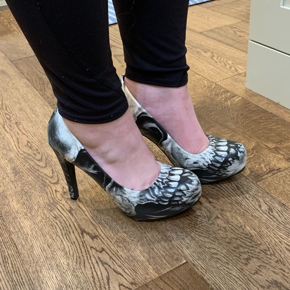 Iron Fist Dead on Platform - Picture 2 of 12